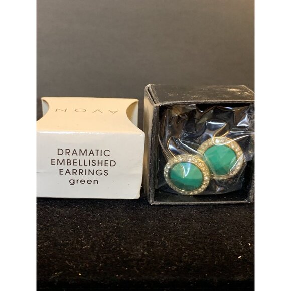 Avon Dramatic Embellished Green Earring Set (1569-A-B) - Picture 1 of 3